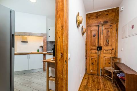 Apartamento T6 Renovado nas Avenidas Novas - Ideal para Investimento