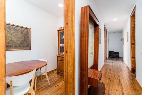 Apartamento T6 Renovado nas Avenidas Novas - Ideal para Investimento