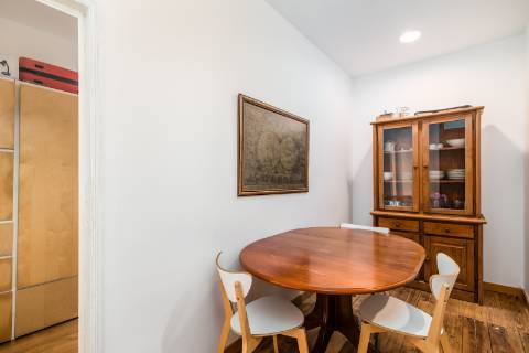 Apartamento T6 Renovado nas Avenidas Novas - Ideal para Investimento