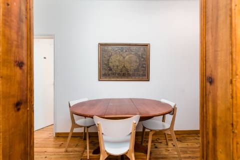 Apartamento T6 Renovado nas Avenidas Novas - Ideal para Investimento