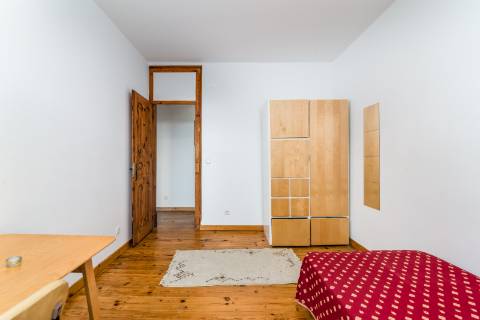 Apartamento T6 Renovado nas Avenidas Novas - Ideal para Investimento