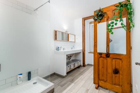 Apartamento T6 Renovado nas Avenidas Novas - Ideal para Investimento