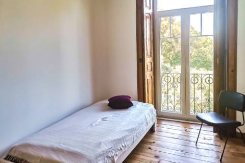 Apartamento T6 Renovado nas Avenidas Novas - Ideal para Investimento