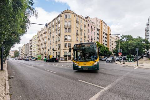 Apartamento T6 Renovado nas Avenidas Novas - Ideal para Investimento