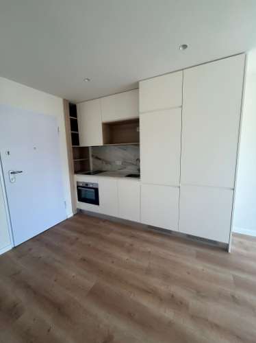 Apartamento T1 com lugar de garagem a 300 metros da Estação do Metro da Trindade