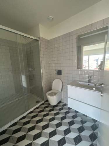 Apartamento T1 com lugar de garagem a 300 metros da Estação do Metro da Trindade