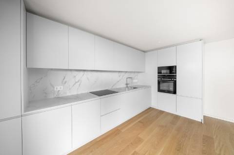 Magnífico T3 em condomínio fechado com terraço privado!