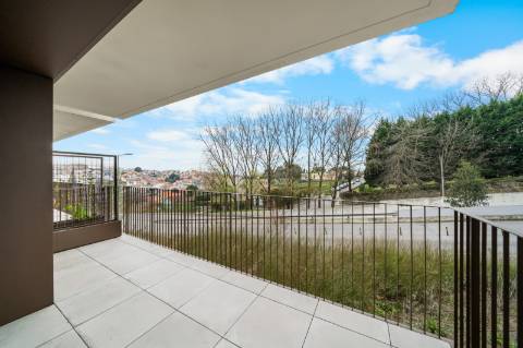 Magnífico T3 em condomínio fechado com terraço privado!