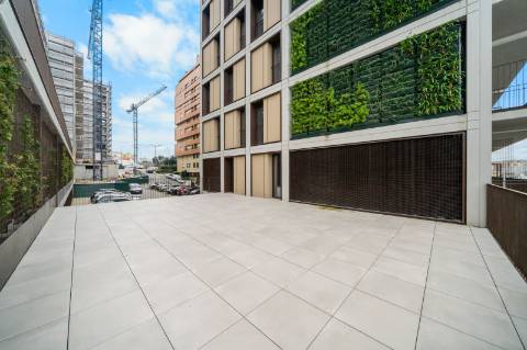 Magnífico T3 em condomínio fechado com terraço privado!