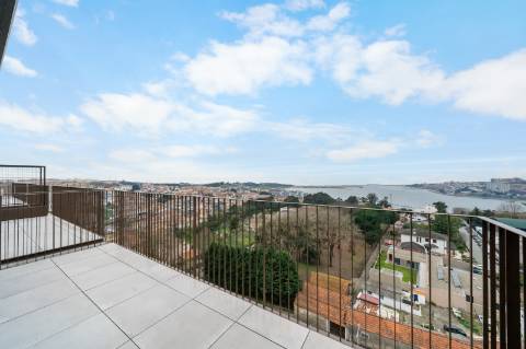 Magnífico T3 Duplex em condomínio fechado com vista mar!