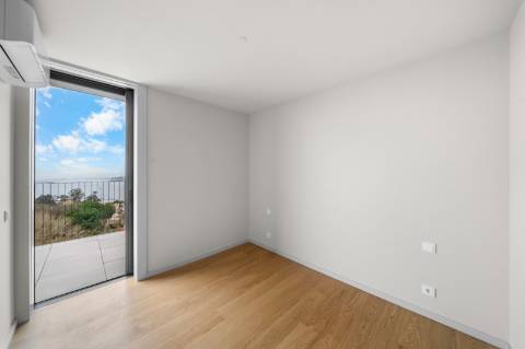 Magnífico T3 Duplex em condomínio fechado com vista mar!