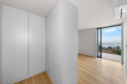 Magnífico T3 Duplex em condomínio fechado com vista mar!