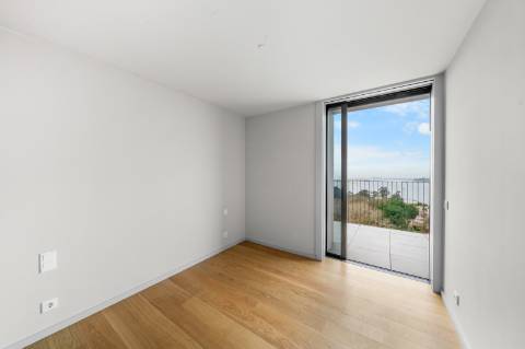 Magnífico T3 Duplex em condomínio fechado com vista mar!