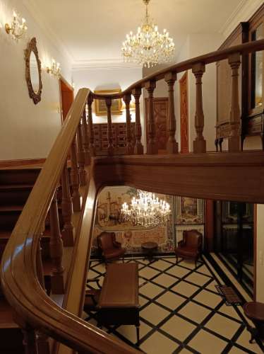 Moradia Isolada T11 com Licença AL, 9 suítes, multiusos e rentabilidade de 9,8%.