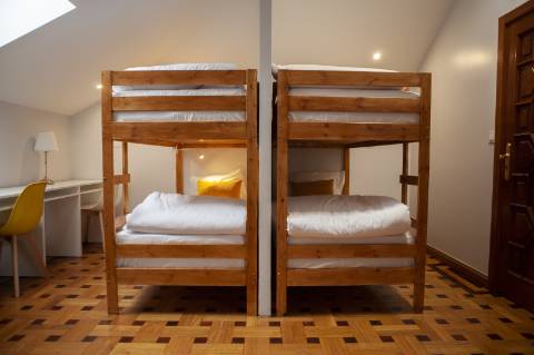 Moradia Isolada T11 com Licença AL, 9 suítes, multiusos e rentabilidade de 9,8%.