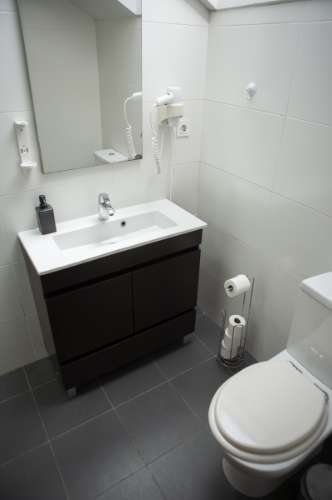 Moradia Isolada T11 com Licença AL, 9 suítes, multiusos e rentabilidade de 9,8%.