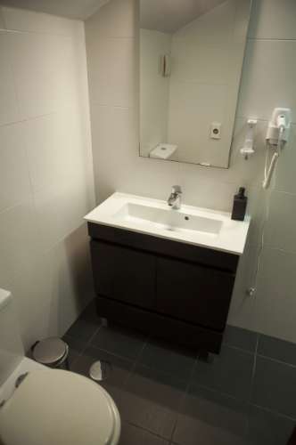 Moradia Isolada T11 com Licença AL, 9 suítes, multiusos e rentabilidade de 9,8%.