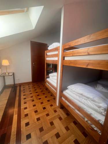 Moradia Isolada T11 com Licença AL, 9 suítes, multiusos e rentabilidade de 9,8%.