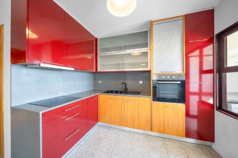 Penthouse T3 com 138m2 com amplo terraço e com vista mar panorâmica