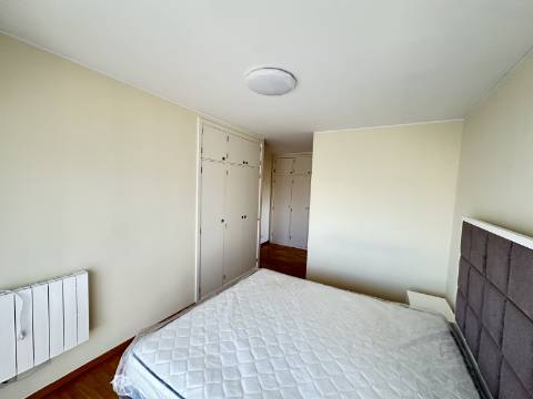 Penthouse T3 com 138m2 com amplo terraço e com vista mar panorâmica