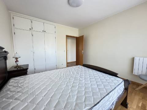 Penthouse T3 com 138m2 com amplo terraço e com vista mar panorâmica