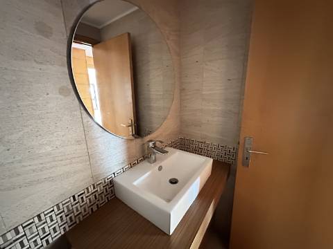 Penthouse T3 com 138m2 com amplo terraço e com vista mar panorâmica