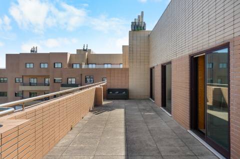 Penthouse T3 com 138m2 com amplo terraço e com vista mar panorâmica