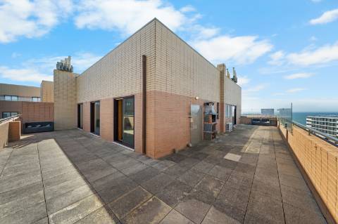 Penthouse T3 com 138m2 com amplo terraço e com vista mar panorâmica