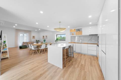 Moradia T4 térrea totalmente renovada, mobilada e equipada, a poucos minutos do centro de Espinho