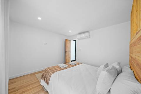 Moradia T4 térrea totalmente renovada, mobilada e equipada, a poucos minutos do centro de Espinho