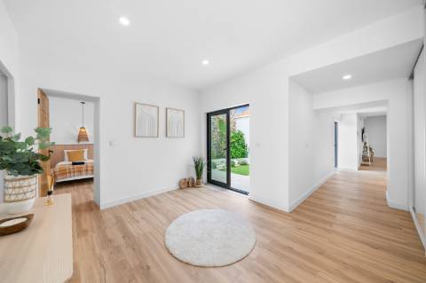 Moradia T4 térrea totalmente renovada, mobilada e equipada, a poucos minutos do centro de Espinho