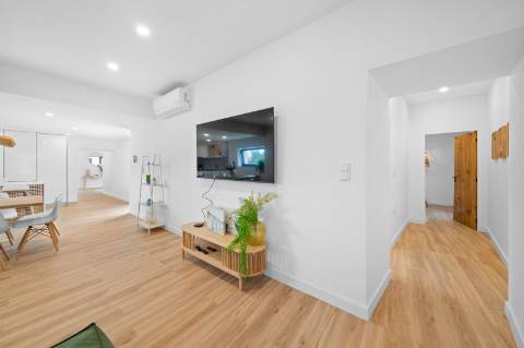 Moradia T4 térrea totalmente renovada, mobilada e equipada, a poucos minutos do centro de Espinho