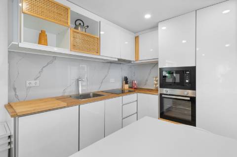 Moradia T4 térrea totalmente renovada, mobilada e equipada, a poucos minutos do centro de Espinho