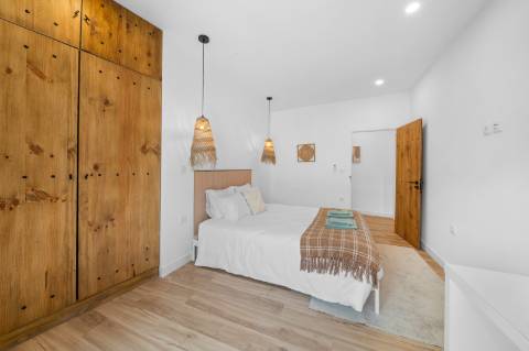 Moradia T4 térrea totalmente renovada, mobilada e equipada, a poucos minutos do centro de Espinho