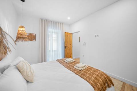 Moradia T4 térrea totalmente renovada, mobilada e equipada, a poucos minutos do centro de Espinho