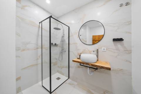 Moradia T4 térrea totalmente renovada, mobilada e equipada, a poucos minutos do centro de Espinho