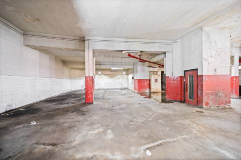 Garagem com 732 m2 na Rua Santos Pousada, Porto