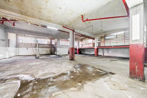 Garagem com 732 m2 na Rua Santos Pousada, Porto