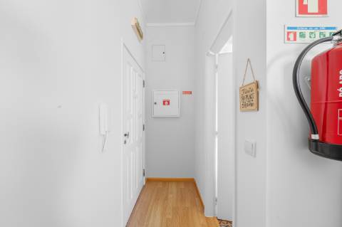 Apartamento T0 em frente a estação de Metro!