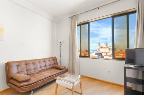Apartamento T0 em frente a estação de Metro!