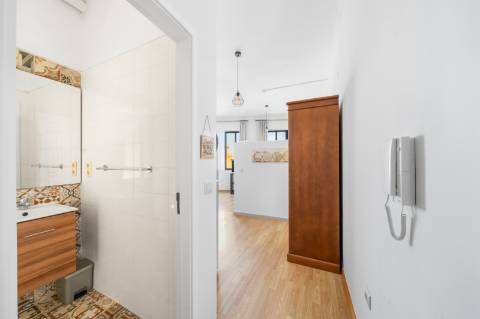 Apartamento T0 em frente a estação de Metro!