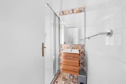 Apartamento T0 em frente a estação de Metro!