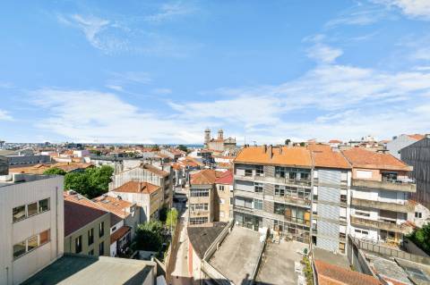 Apartamento T0 em frente a estação de Metro!
