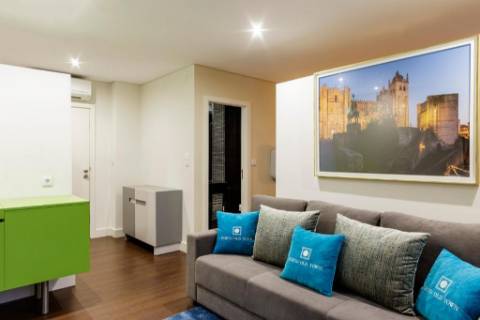 Prédio renovado no Centro Histórico do Porto em pleno funcionamento com Licença AL