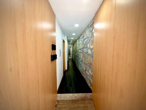 Prédio com 5 suítes no coração do Porto, com Alojamento Local (AL)