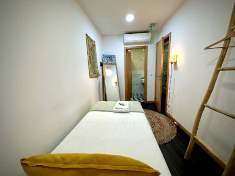 Prédio com 5 suítes no coração do Porto, com Alojamento Local (AL)