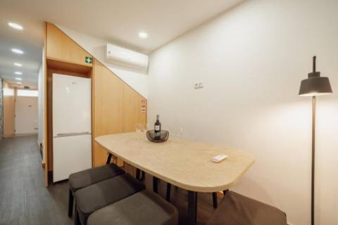 Prédio com 5 suítes no coração do Porto, com Alojamento Local (AL)