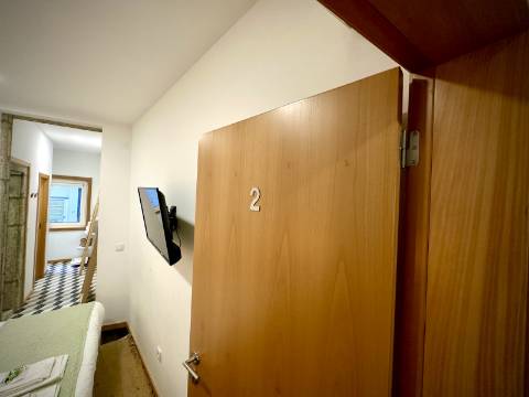 Prédio com 5 suítes no coração do Porto, com Alojamento Local (AL)