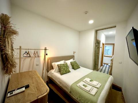 Prédio com 5 suítes no coração do Porto, com Alojamento Local (AL)