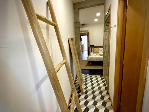 Prédio com 5 suítes no coração do Porto, com Alojamento Local (AL)